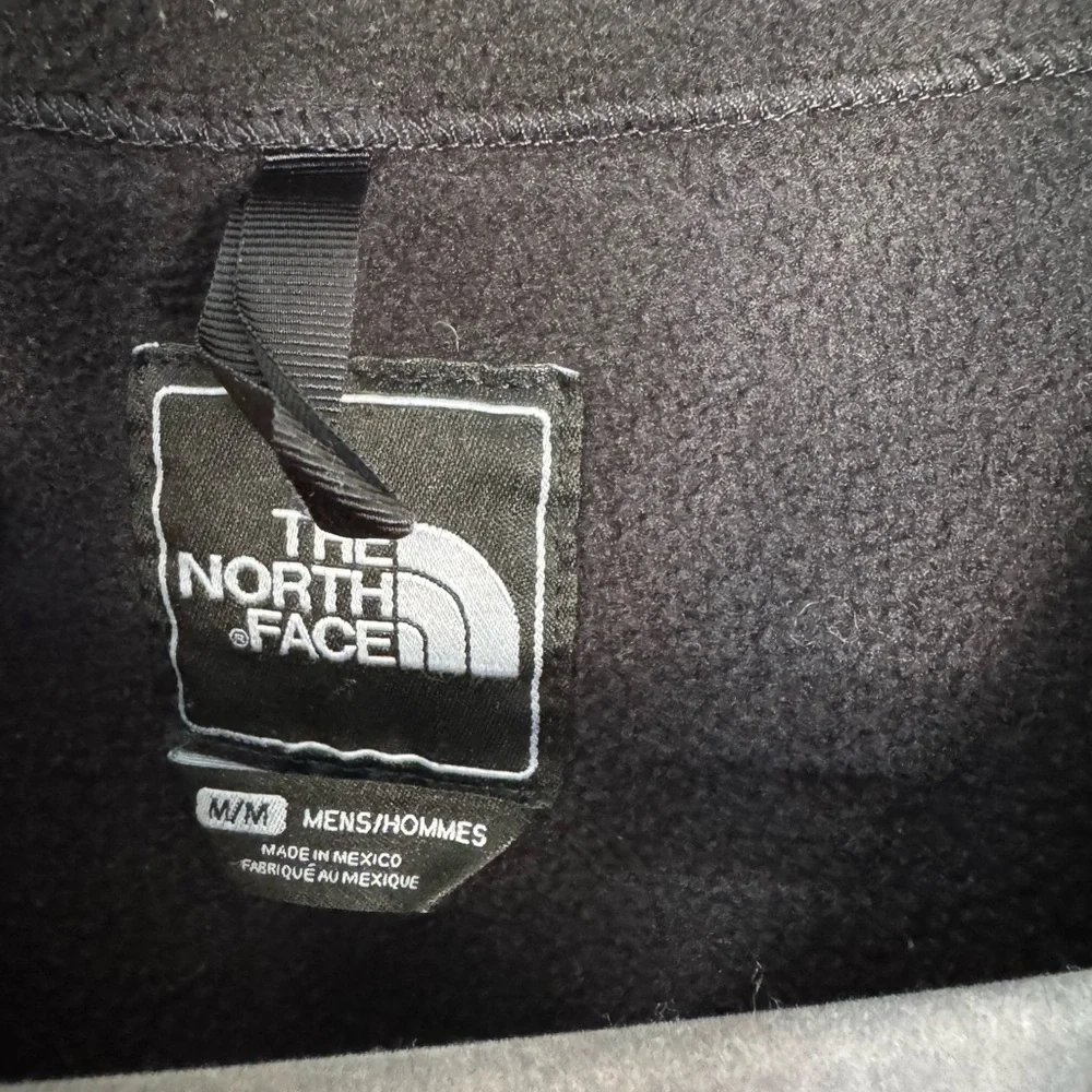 The North Face Retro Denali Jacket Men’s size medium in black